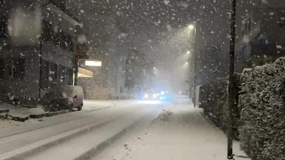 Starker Schneefall führt zu 12 Flugausfällen in Zürich